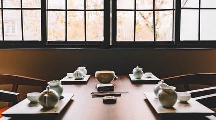 孕中坚守 一位五月身孕茶馆服务员的日常与选择